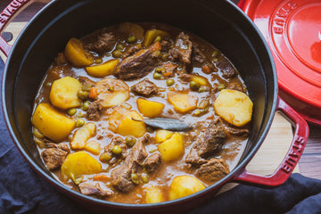 Spezzatino con piselli e patate - Rindfleischeintopf mit Erbsen und Kartoffeln